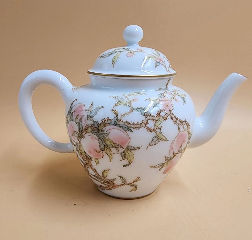 釉中彩寶瓶壺九桃 220ml $12800